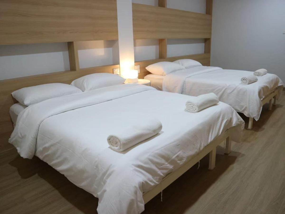 Boon Street Hostel Банкок Екстериор снимка