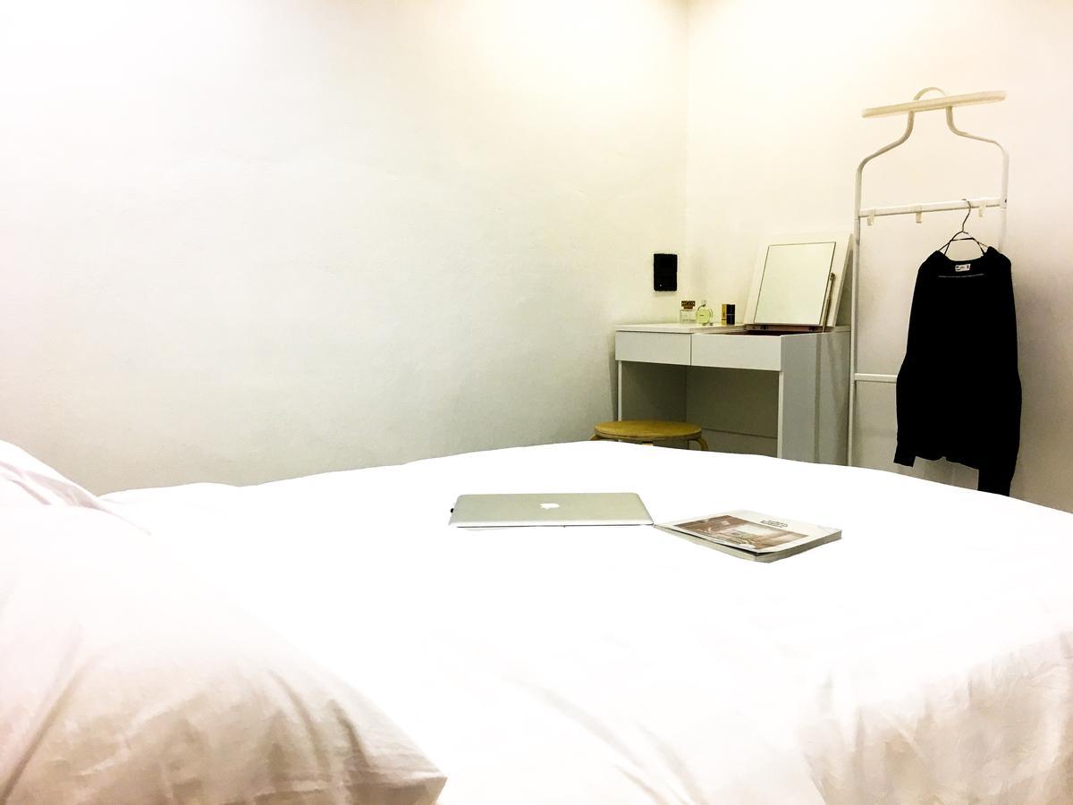 Boon Street Hostel Банкок Екстериор снимка