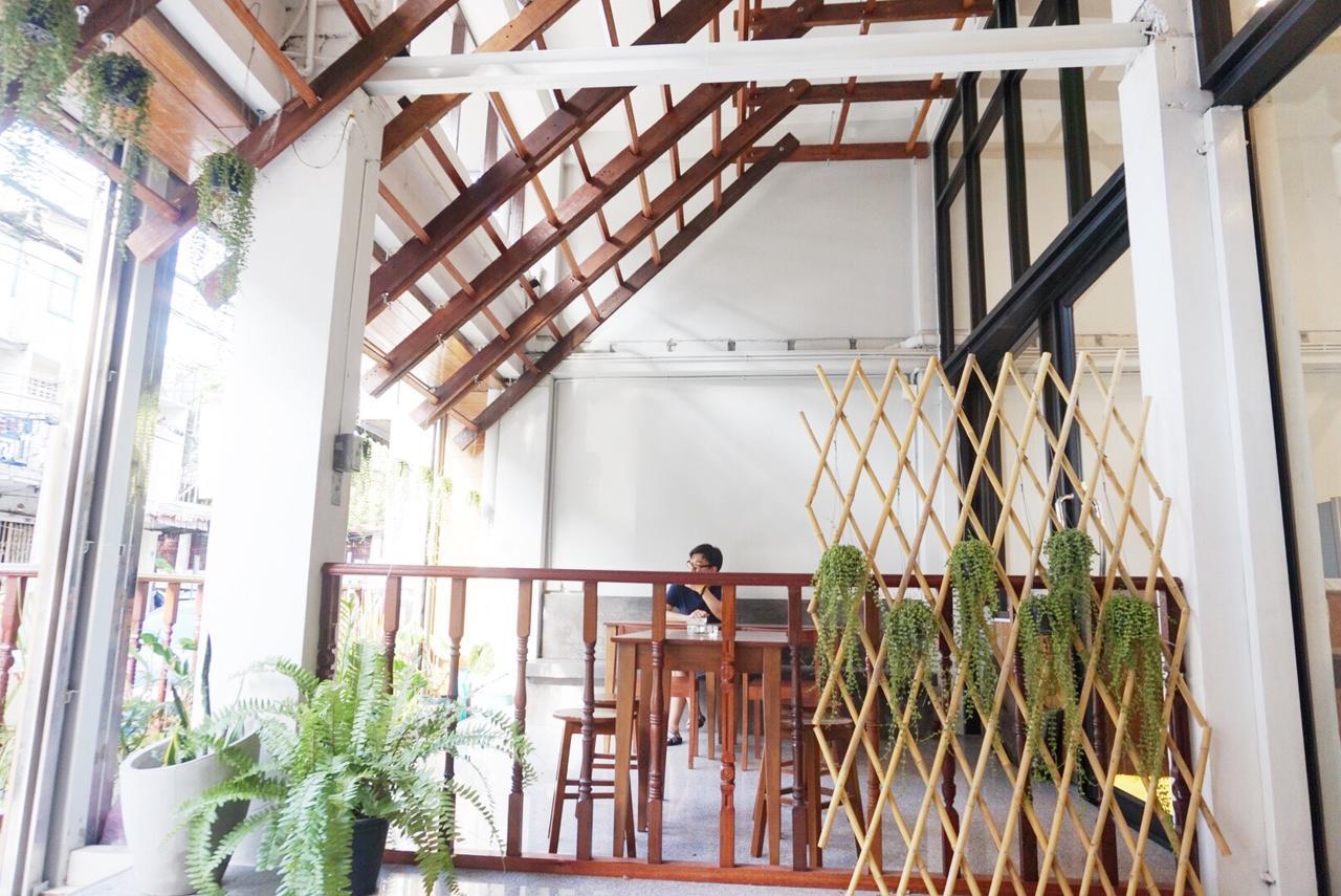 Boon Street Hostel Банкок Екстериор снимка
