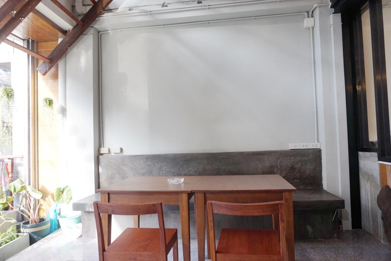 Boon Street Hostel Банкок Екстериор снимка