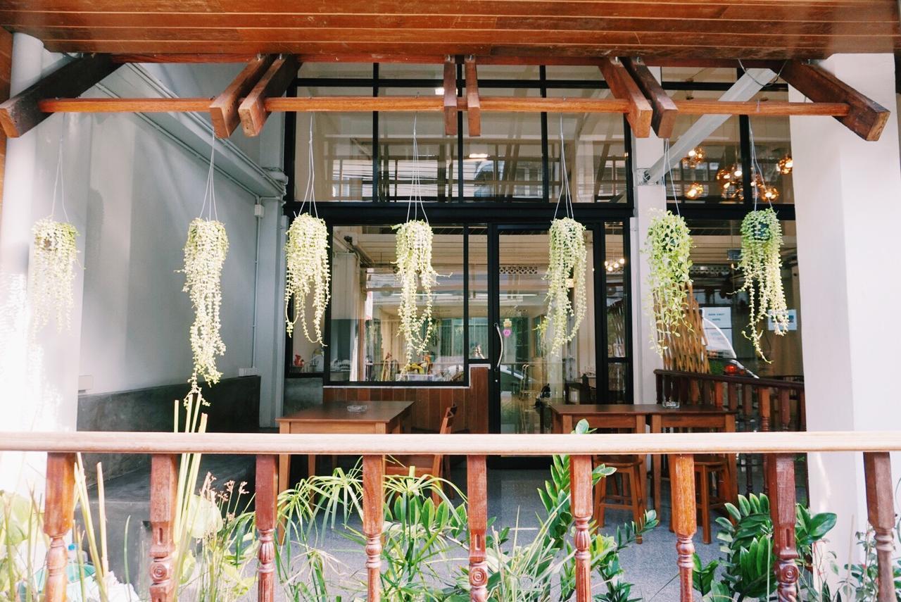 Boon Street Hostel Банкок Екстериор снимка