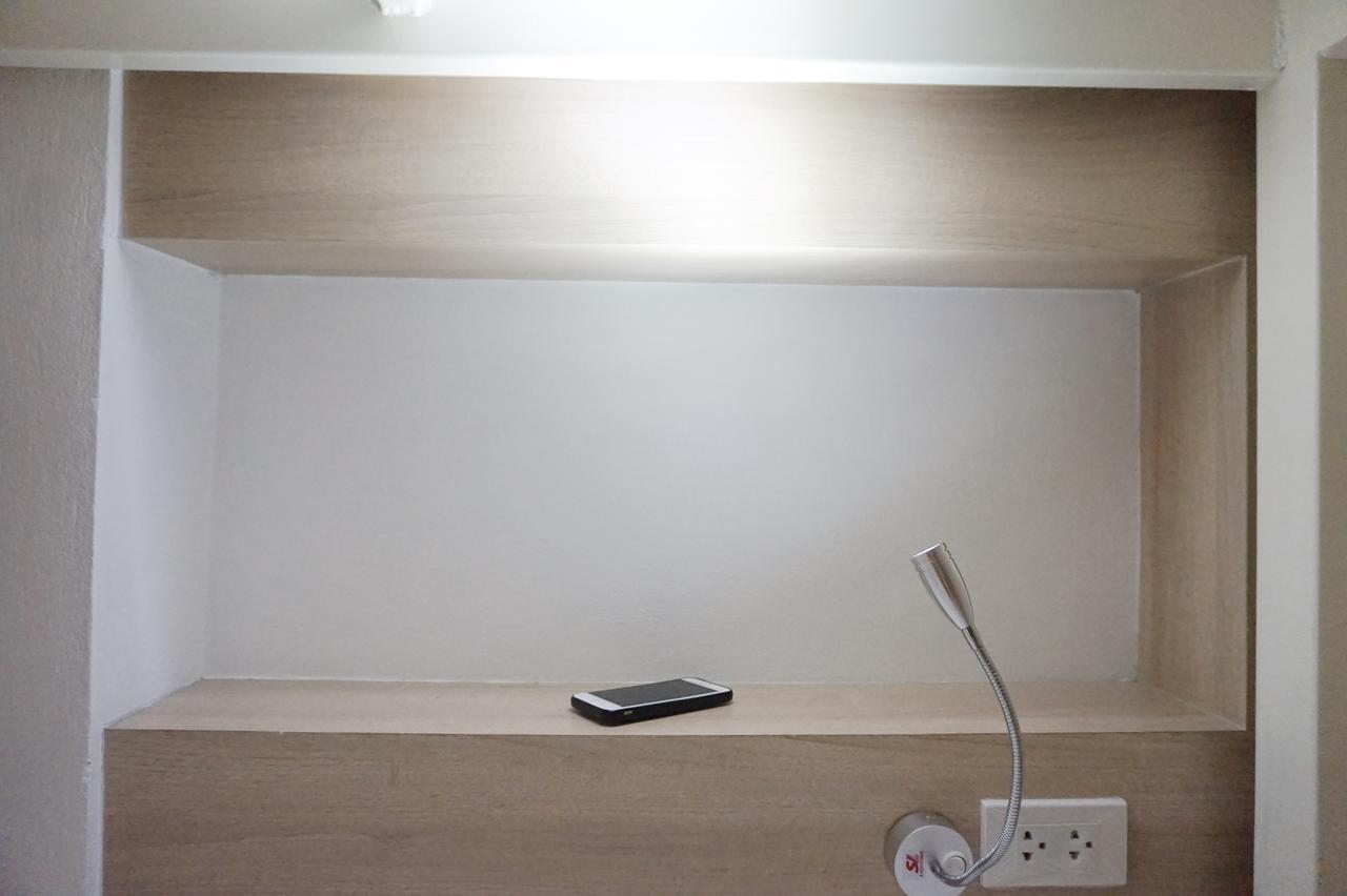 Boon Street Hostel Банкок Екстериор снимка
