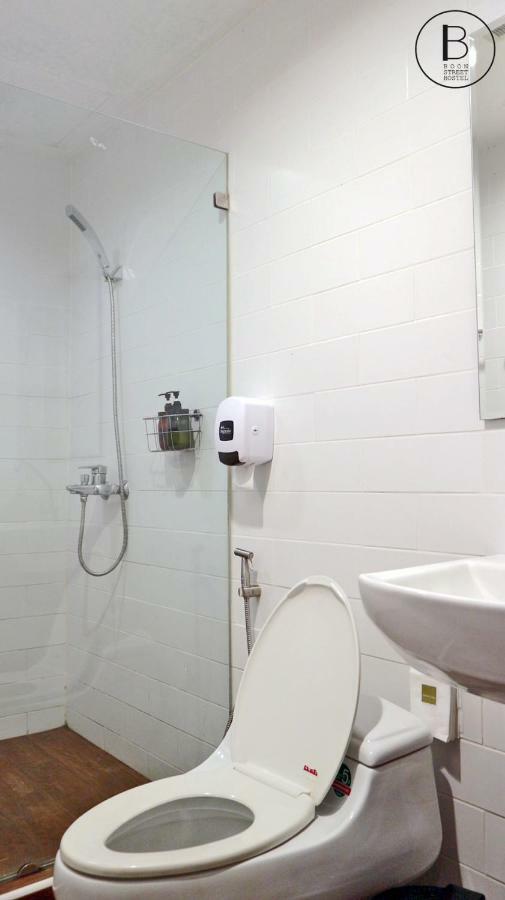 Boon Street Hostel Банкок Екстериор снимка